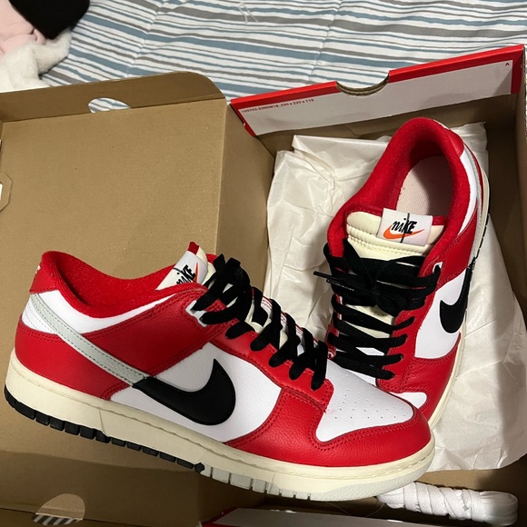 Split Chicago dunks - Picture 3 of 3